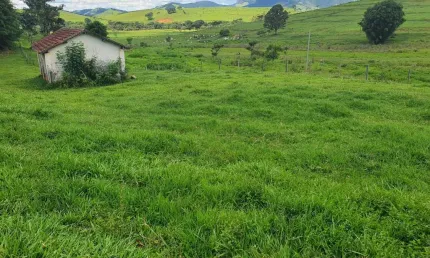 Fazenda 96 Alqueires 233 há municipio de itajuba 4 km da rodovia .pedida de porteira aberta $ 10.000.000.00 porteira fechada com 330 vacas nelore 2 tr