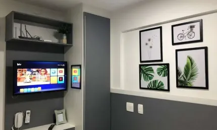 Studio 22,90m2 1 Dormitório 1 Banheiro 1 Cozinha 1 Sala de estar 1 Área de serviço Proximidades Banco Escola Escola de idioma Faculdade Farmácia