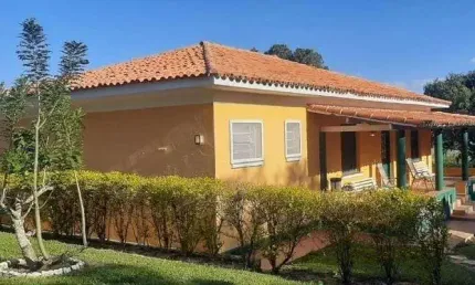 Fazenda 57 Alqueires em Pasto  Restante Reserva, App e Água   Benfeitorias: Linda Casa Sede, Área Gourmet, Piscina, Quadra de Tênis, Casa de hospedes,