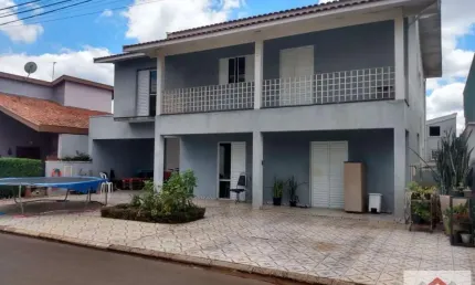 Um belo sobrado em Betel com 4 dormitórios, 2 suítes com banheiras, banheiro social, despensa, escritório, área util 220,00m2, área terreno 330,00m2.