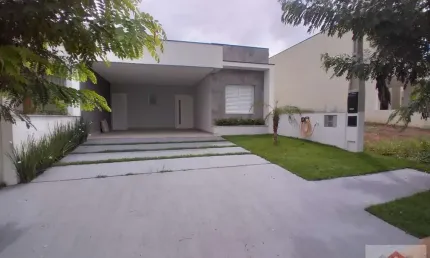 Uma excelente casa térrea a venda,em condomínio, 2 suítes, lavabo,sala de jantar e estar, cozinha, lavanderia, jardim de inverno, área gourmet, 4 vag