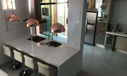 Casa duplex 270m2 4 suítes 1 master, lavabo, cozinha americana, banheiro área serviço, despensa, piscina, espaço gourmet, sala 2 ambientes, lavanderia