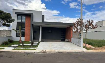 Casa Térrea 157,69m2 3 Suítes 1 Master c/Closet, Sala 2 Ambientes, 5 Banheiros, Cozinha Planejada, Área Gourmet c/Churrasqueira, Lavanderia Coberta