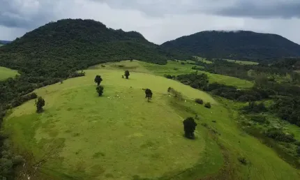 Sitio 15 Alqueires,Otima Localização 3 Pedras,Gigante Adormecido,Rica em Água,Otimo Aproveitamento,Potencial Turistico,Venda só 4 Alqueires tambem