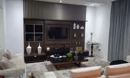 Cas 180m2, 3 Dormitórios, 1 Suíte, Moveis Planejados, Cozinha Americana, Área Gourmet com Churrasqueira e Piscina Aquecida, 4 Vagas, Ótima Localização