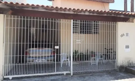 Casa 82m2, 2 Dormitórios, 1 Banheiro, 1 Vaga Coberta, Terreno de 126m2, Ótima Localização, Churrasqueira, Moveis Planejados, Quintal