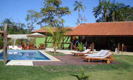 Chácara 2.080m2, Casa Sede 305,17m2, 8 Suítes, Casa Caseiro, Depósito, Sauna, Piscina, Varanda com Churrasqueira, Poço Artesiano, Amplo Jardim