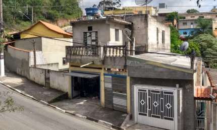 Casa Sobrado 400m2, 6 Dormitórios, 1 Suíte, Cozinha Americana, 2 Vagas de Garagem Cobertas, Varanda, Quintal, Ótima Localização,Terreno 480m2