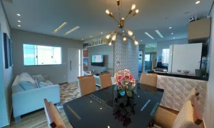 Casa 90m2, 3 Dormitórios, 1 Suíte, 2 Vagas de Garagem, Cozinha Americana, Moveis Planejados, Quintal, Jardim de Inverno, Ótima Localização