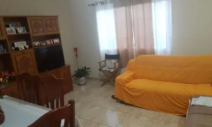Casa Sobrado 200m2, 3 Dormitórios, 1 Suíte, 2 Banheiros, Vaga Coberta, Quintal Amplo, Moveis Planejados, Ótima Localização