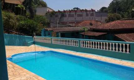 Chácara 1375m2, Rica em Água com Lago, Casa Sede com 3 Dormitórios, 1 Suíte c/ Closet, Segunda Casa com 1 Dormitório, Área de Lazer com Piscina