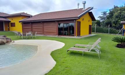Sítio 20 Alqueires, Rico em Água com Açude, 28 Cocheiras, 4 Baias, Casa Sede com 4 Suítes, Casa De Caseiro, Piscina, Alojamento, Poço Artesiano,