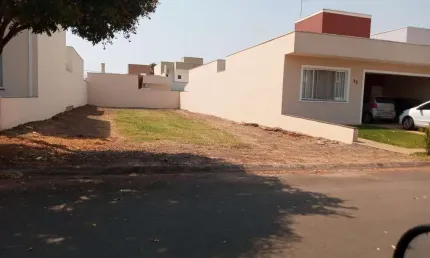 Terreno 300m2 no Condomínio Campos do Conde 2, Área de Lazer Completa, Portaria 24hr, Rondas de Segurança 24hr, Ótima Localização