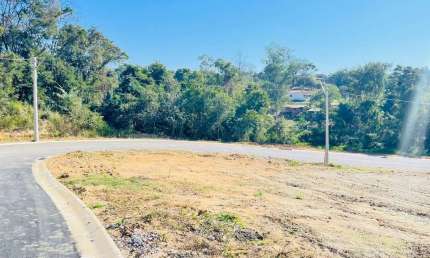 Montana Residence Lotes a Partir de 250m2 Ótima Localização,Lazer Completo,Piscina,Quadra,Área Gourmet c/Churrasqueira,Portaria 24hs