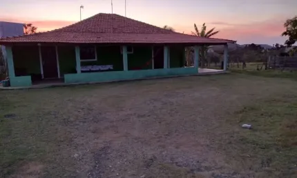 Sítio 1 Alquere,Bem Cercado,Facil Acesso,Cheio de Vida,Casa 3 Dorms,Sala,Cozinha,banheiro,Lavanderia,3 Vagas Garagem