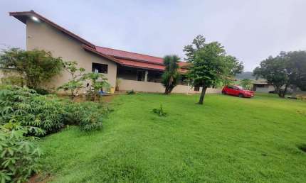 Sitio 4 Alqueires   Ótima Estrutura e Benfeitorias  2 Ótimas Casas, Cocheiras, Baía em Alvenaria, Canil, Chiqueiro de Porcos e Manqueira Nova   Rica e