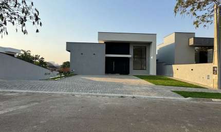 Casa em condomínio de luxo: 3 quartos, 3 suítes, 260m² na cidade de Tatuí-SP - Bosques do Junqueira