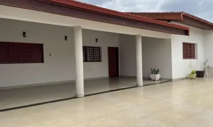 Casa à venda em Americana-SP, Jardim Amélia: 3 quartos, 1 suíte, 2 salas, 3 banheiros, 5 vagas - 225,00 m² de área.