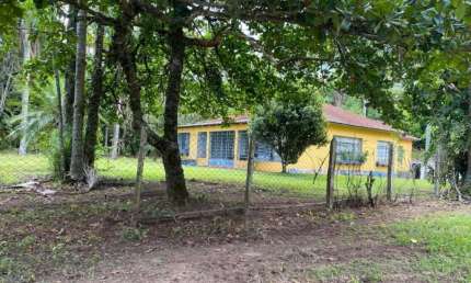 EXCELENTE FAZENDA A VENDA EM AVARÉ - SP ??  Dupla Aptidão: Agricultura e Pecuária   Área Total: 240 Alqueires   Agricultura: 125 Alqueires   Pastagem: 90 Alqueires   Irrigação: 3 Pivôs de Rebocabel e 