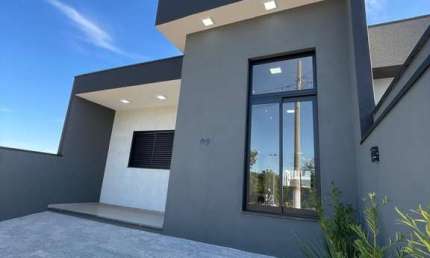 Venda de Casa em Condomínio na Vila Doutor Laurindo, Tatuí-SP: 3 Quartos, 1 Suíte, 2 Salas, 3 Banheiros, 2 Vagas, 100m²!