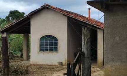 EXCELENTE SÍTIO A VENDA EM ITAPETININGA - SP ??   Agricultura e Pecuária   Área Total: 15,5 Alqueires    Em Plantio: 9 Alqueires   Aproveitamento: 8