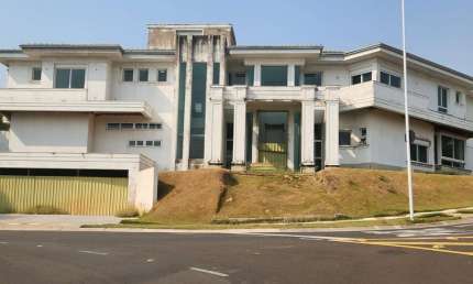 Imponente mansão de 7 suítes em Ville Sainte Hélène, Campinas-SP: 820m², 3 salas, 8 banheiros, 4 vagas. Agende sua visita!