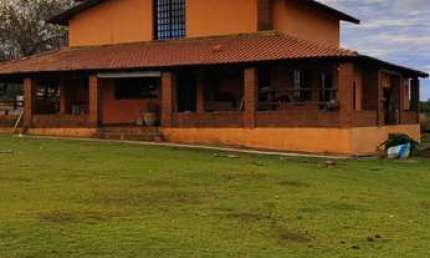 EXCELENTE FAZENDA A VENDA NA REGIÃO DE ITAPETININGA-SP ??     Área Total: 80 Alqueires  Agricultura: 48 Alqueires  Solo: Vermelho e Misto  Topografia: Plana a Levemente Ondulada  Hidrografia: Represa,