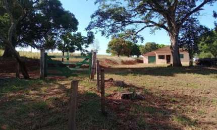Sítio à venda em Pilar do Sul-SP, com 2 quartos, 2 salas, 2 banheiros e 2 vagas de garagem!