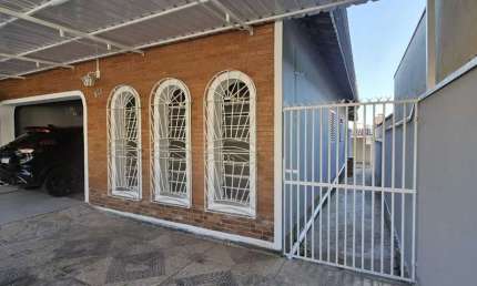 Imperdível Casa à Venda em Hortolândia-SP, no Jardim Adelaide! 3 Quartos, 1 Suíte, 1 Sala, 2 Banheiros, 2 Vagas, 150m². Venha Conferir!