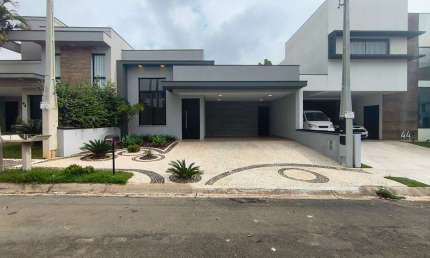 Venda de Casa em Condomínio em Hortolândia-SP, 3 Quartos, 1 Suíte, 3 Salas, 2 Banheiros, 4 Vagas - Loteamento Remanso Campineiro