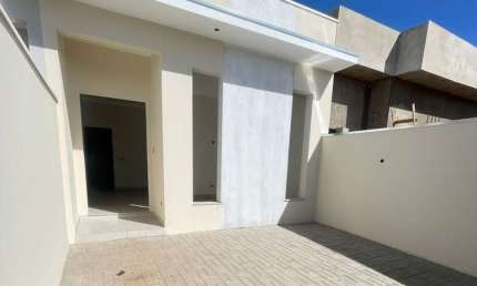 Casa à venda em Tatuí-SP, Residencial Astória: 2 quartos, sala, banheiro, 1 vaga de garagem, 60m² de área. Aproveite!