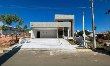 Casa de alto padrão em condomínio no Loteamento Remanso Campineiro em Hortolândia-SP: 3 quartos, 1 suite, 2 salas, 2 banheiros, 4 vagas, 166,90 m².
