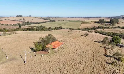 *excelente sítio a venda em itapetininga-sp* ??   área total: 16,5 alqueires   pastagem: 14 alqueires   topografia: plana e leve ondulação   solo: misto de cultura   hidrografia: ribeirão e poço   ben
