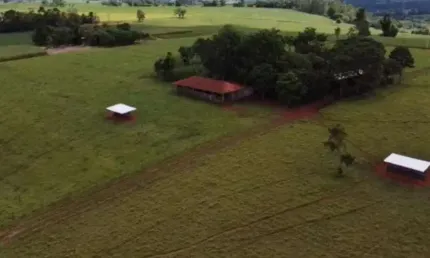 *excelente sítio a venda em itapetininga-sp* ??   área total de 29,52 hectares ou 12,19 alqueires   formada em pasto com ótimo aproveitamento   11 alqueires em pasto   solo de terra vermelha   topogra