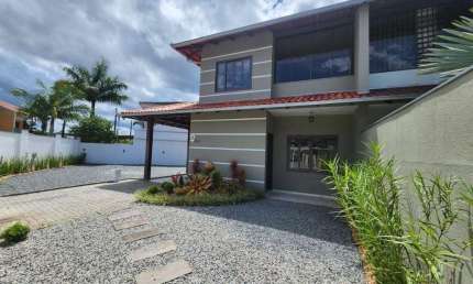 Casa para Venda em Joinville, Costa e Silva, 3 dormitórios, 1 suíte, 2 banheiros, 2 vagas