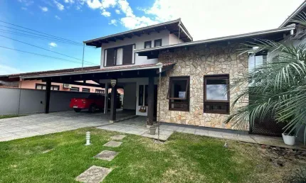 Casa para venda em joinville, costa e silva, 3 dormitórios, 1 suíte, 2 banheiros, 4 vagas