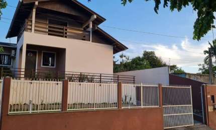 Casa para Venda em Joinville, Petrópolis, 4 dormitórios, 1 suíte, 3 banheiros, 4 vagas