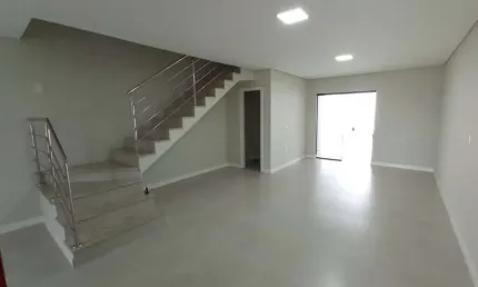 Sobrado para Venda em Joinville, Atiradores, 3 dormitórios, 3 suítes, 5 banheiros