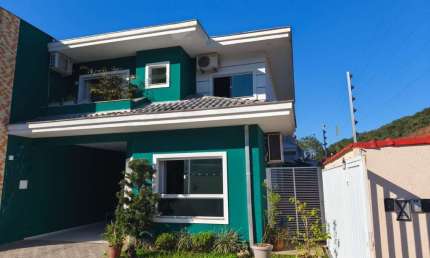 Casa para Venda em Joinville, Pirabeiraba (Pirabeiraba), 3 dormitórios, 1 suíte, 2 banheiros, 2 vagas