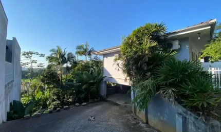Terreno para Venda em Joinville, América, 3 dormitórios, 1 banheiro, 2 vagas