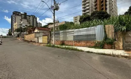 Terreno à venda no Centro, Patos de Minas 