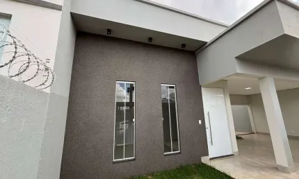 Casa de Alto Padrão à Venda em Patos de Minas - 205m² de Construção