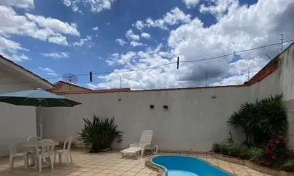 Casa com Piscina à Venda no Novo Horizonte – 3 Quartos e Espaço Gourmet!