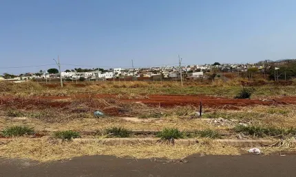 Lote à Venda no Bairro Itamarati  em Patos de Minas – 220m²