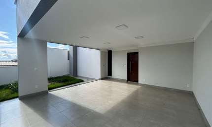 Casa à Venda no Bairro Afonso Queiroz – 3 Dormitórios e Suíte