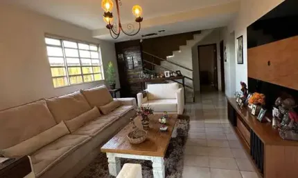 Casa Duplex à Venda no Bairro Guanabara – Patos de Minas-MG
