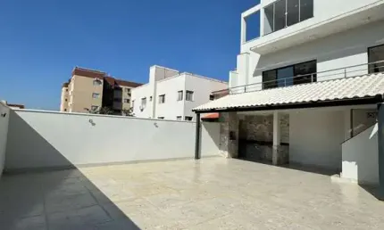 Casa à Venda no Bairro Cônego Getúlio em Patos de Minas – 3 Suítes, Espaço Gourmet e Amplo Lote