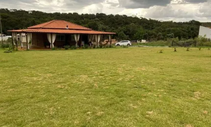 Chácara à Venda em Patos de Minas – 4.239m² com Casa e Pomar