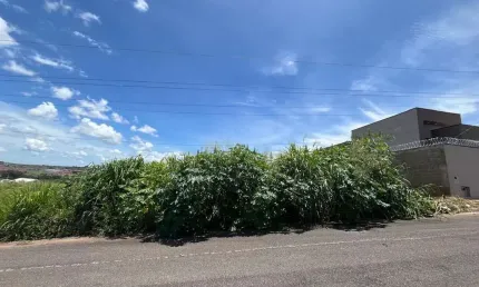 Terreno à Venda no Bairro Afonso Queiroz em Patos de Minas-MG Terreno de 231m² com Excelente Localização no Bairro Afonso Queiroz