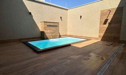 Casa Alto Padrão à Venda no Bairro Campos Elíseos – 3 Quartos com Piscina em Patos de Minas  